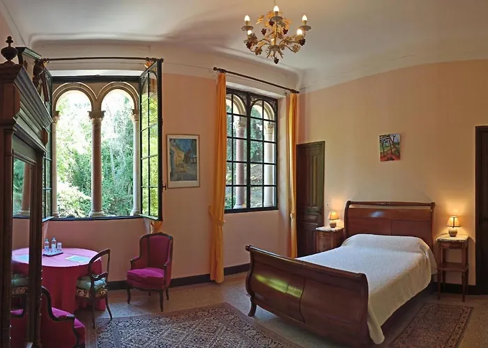 Bed & Breakfast Chateau Cagninacci 3*